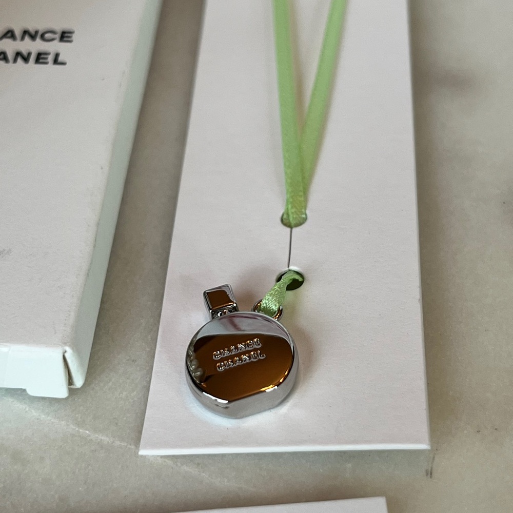CHANEL Authentic Chance Parfum Mini Charm w/Ribbon, Black Gift Bag, & Card - Picture 3 of 9